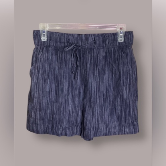 Time and Tru Pants - Time and Tru High Waist Navy Shorts